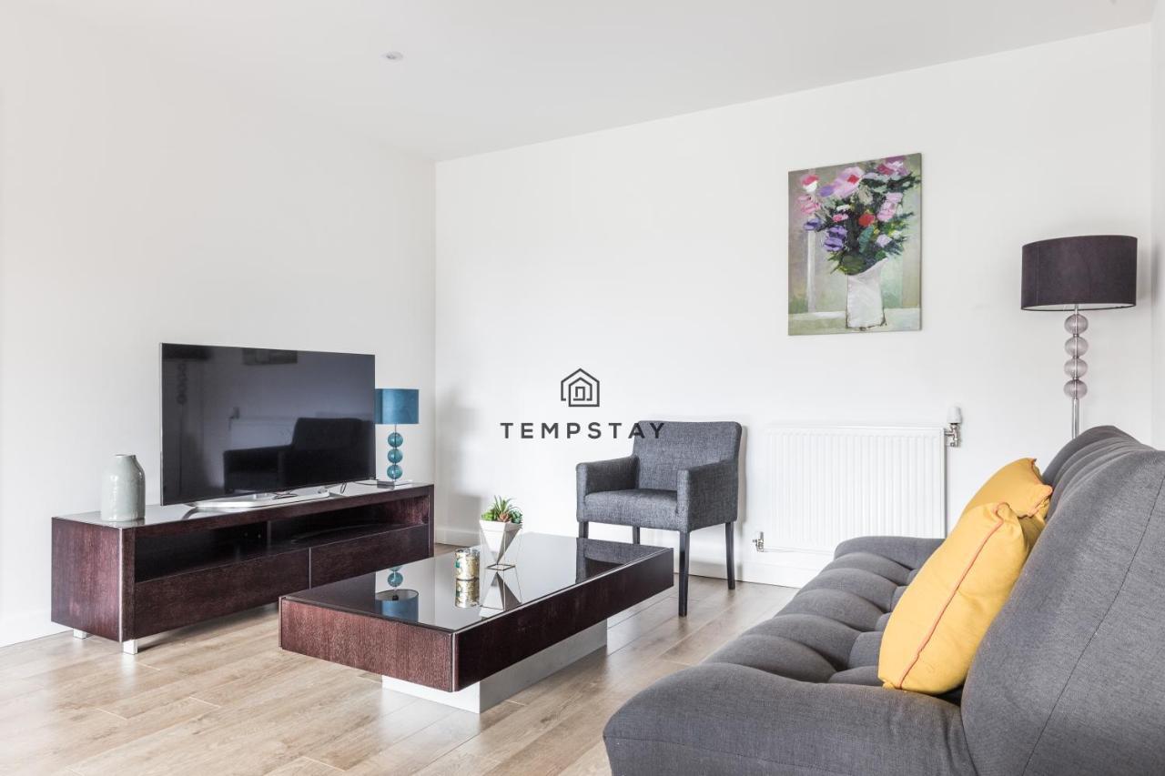 Modern Private Apartment -Balcony-Tube Station London Exterior foto