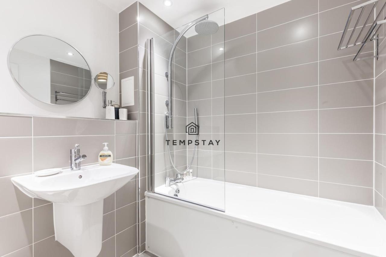 Modern Private Apartment -Balcony-Tube Station London Exterior foto